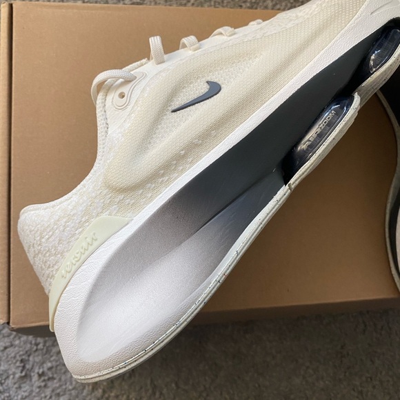 NIKE Versair white training sneakers - Picture 3 of 5